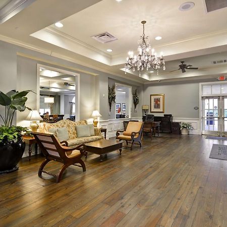 Hampton Inn & Suites Savannah Historic District Экстерьер фото