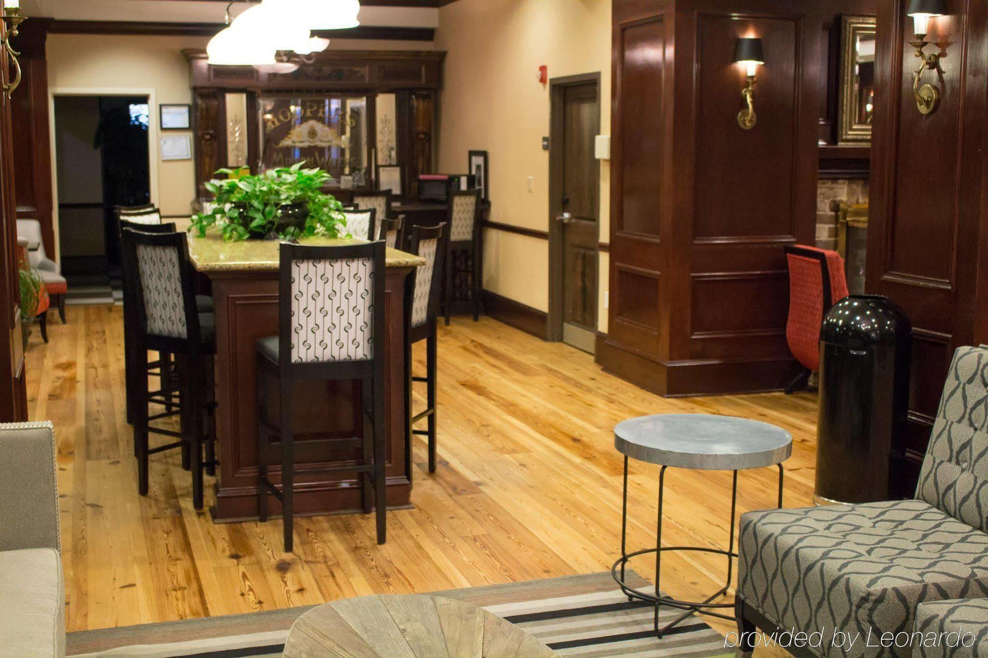 Hampton Inn & Suites Savannah Historic District Экстерьер фото